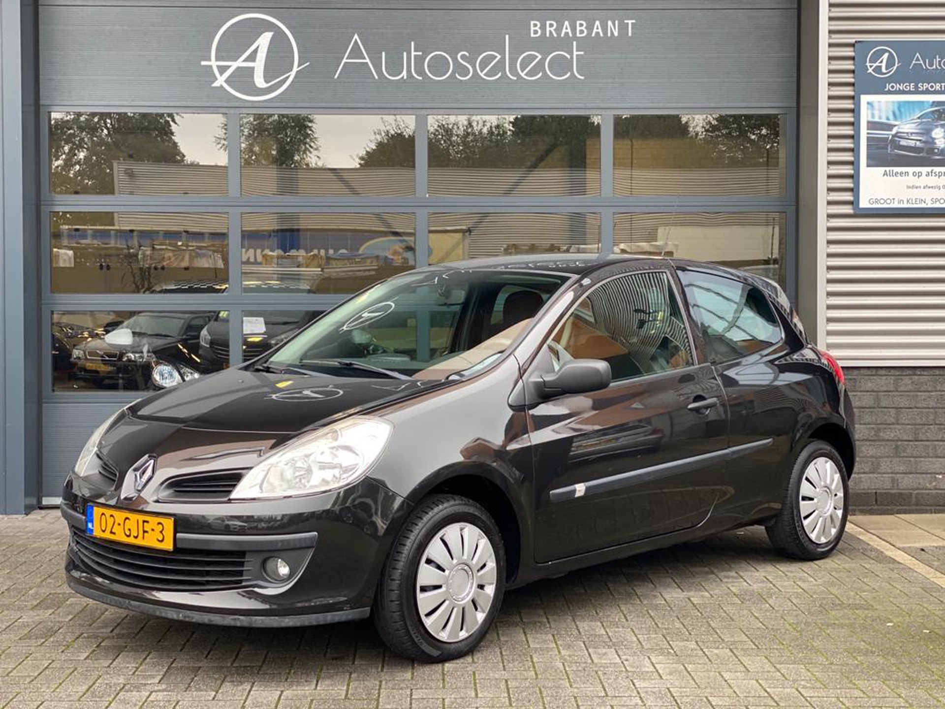 Renault Clio 1.2-16V Special Line 24690584-0.jpg | Autoselect Brabant