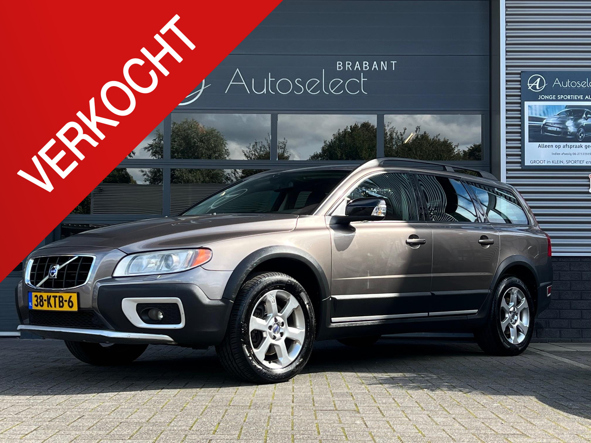 Volvo XC70 2.4 D5 Summum 35465390-0.jpg | Autoselect Brabant