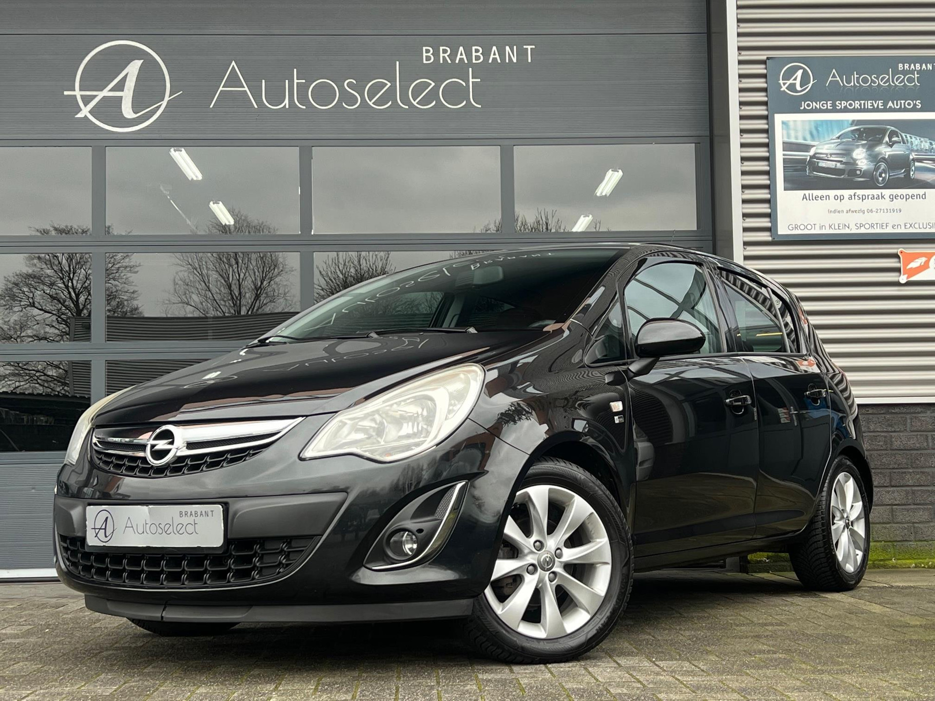 Opel Corsa 1.4-16V Cosmo 37566914-0.jpg | Autoselect Brabant
